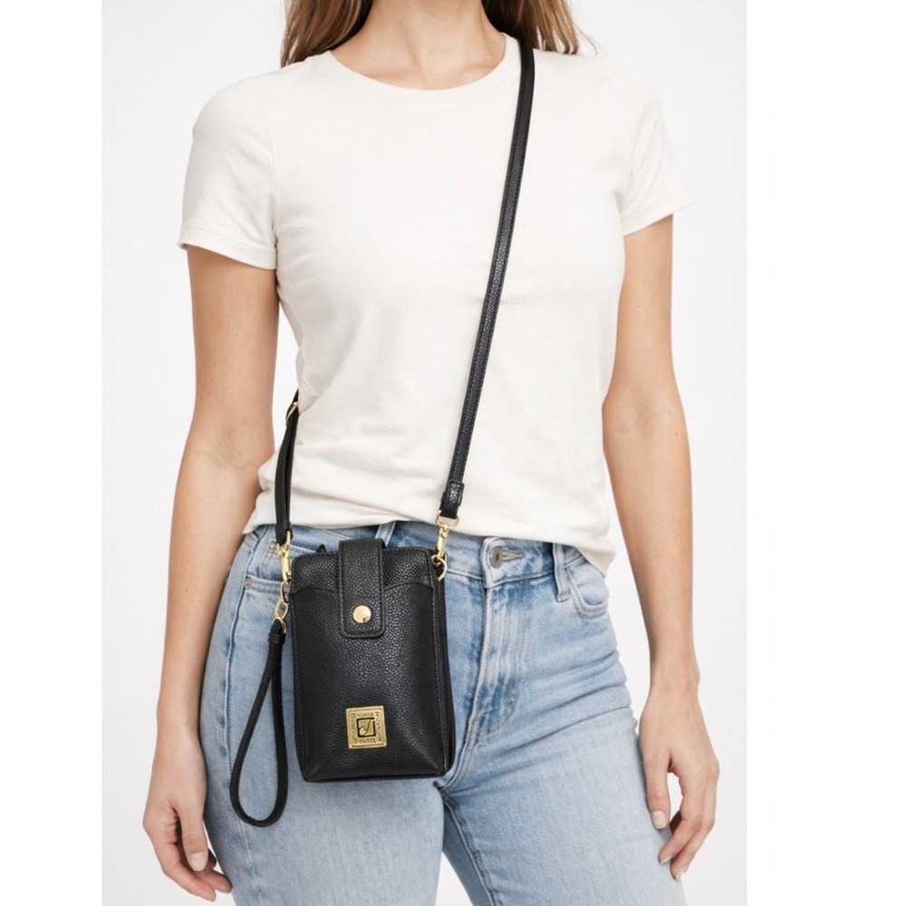 Stone Mountain Phone Bag Black Pebble Leather Phone‎ Crossbody Wristlet Strap